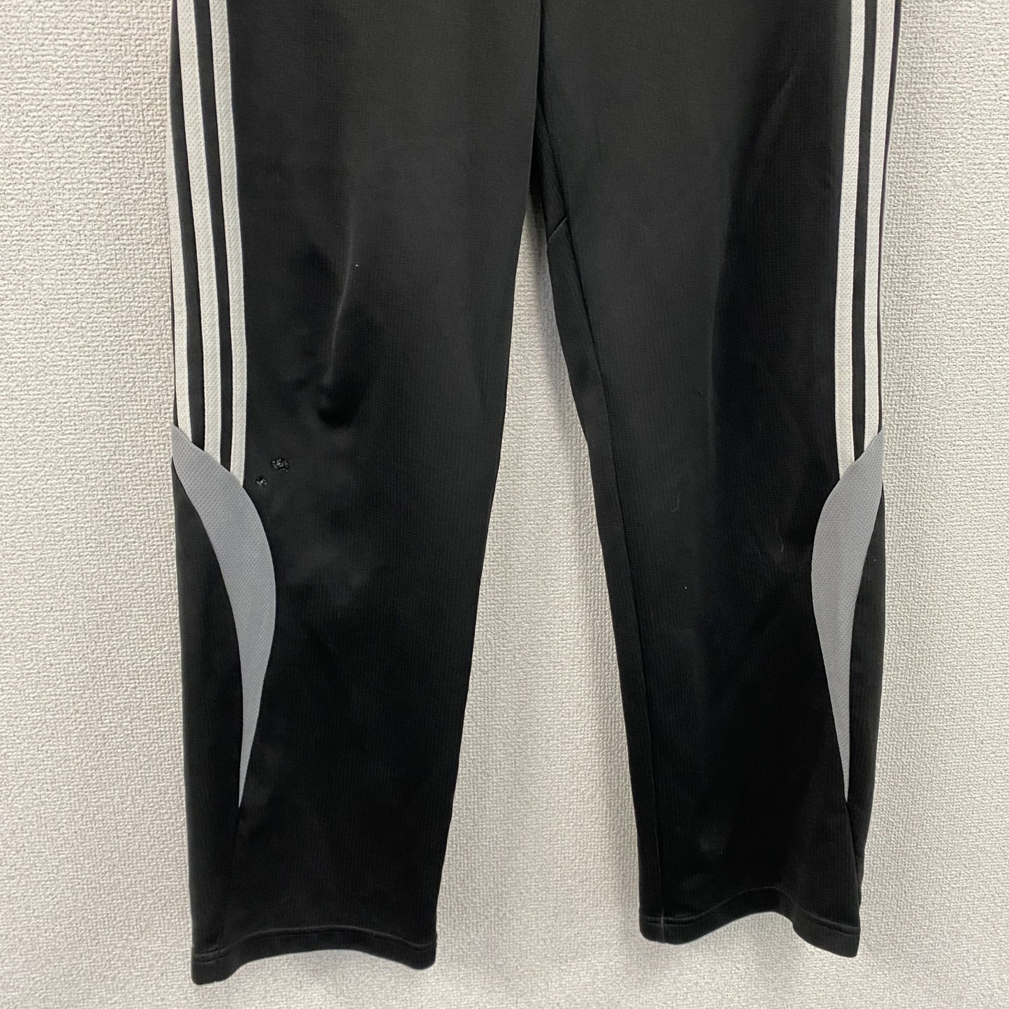 adidas　アディダス　トラックパンツ　ジャージパンツ　黒　ブラック　Sサイズ