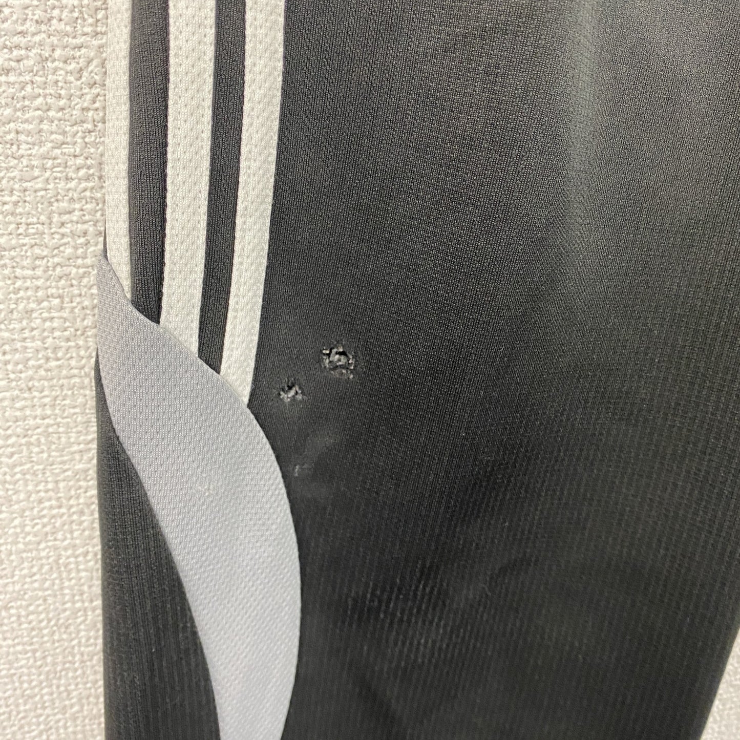 adidas　アディダス　トラックパンツ　ジャージパンツ　黒　ブラック　Sサイズ