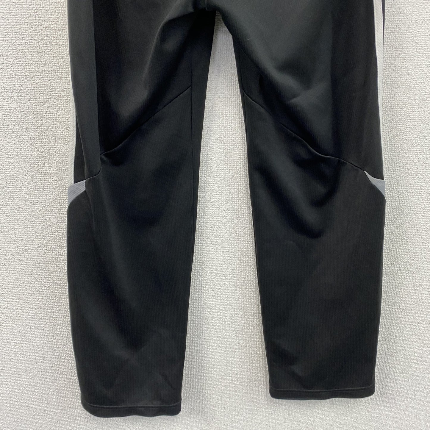 adidas　アディダス　トラックパンツ　ジャージパンツ　黒　ブラック　Sサイズ