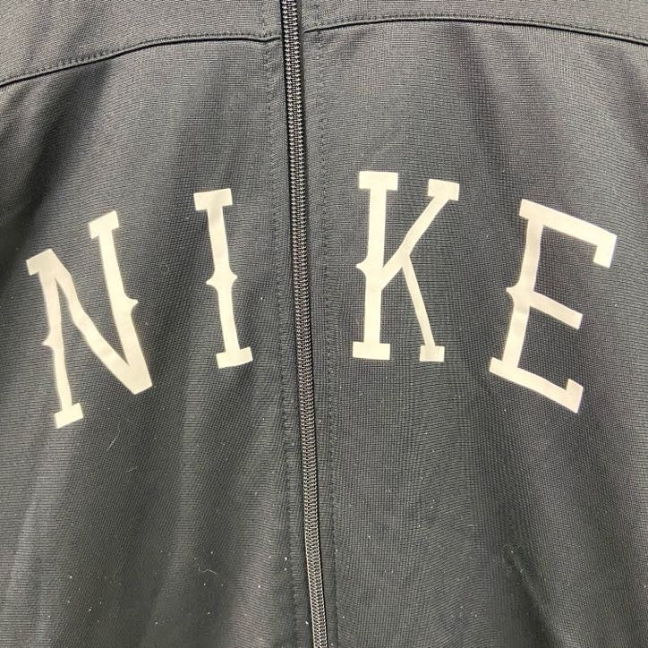 古着 used　NIKE　ナイキ　長袖トラックジャケット　ジャージ　レトロデザイン　刺繍ロゴ　ワンポイント　黒　ブラック