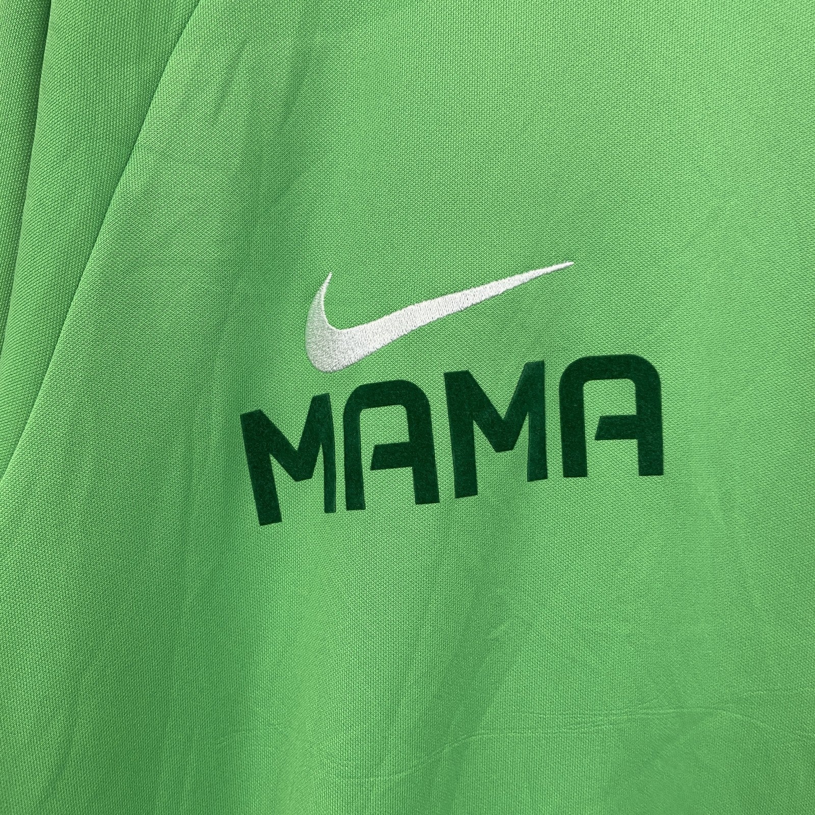 古着 used　NIKE　ナイキ　長袖パーカー　フーディー　100%コットン　レトロデザイン　黄緑　ライトグリーン　Sサイズ