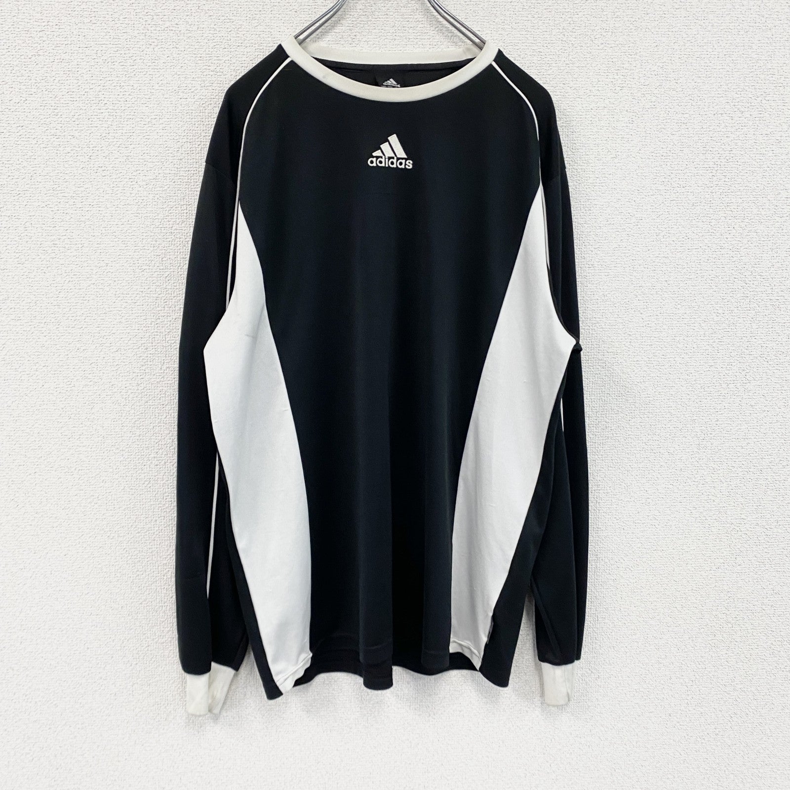 adidas　アディダス　長袖Tシャツ　ロンT　黒　ブラック　Mサイズ