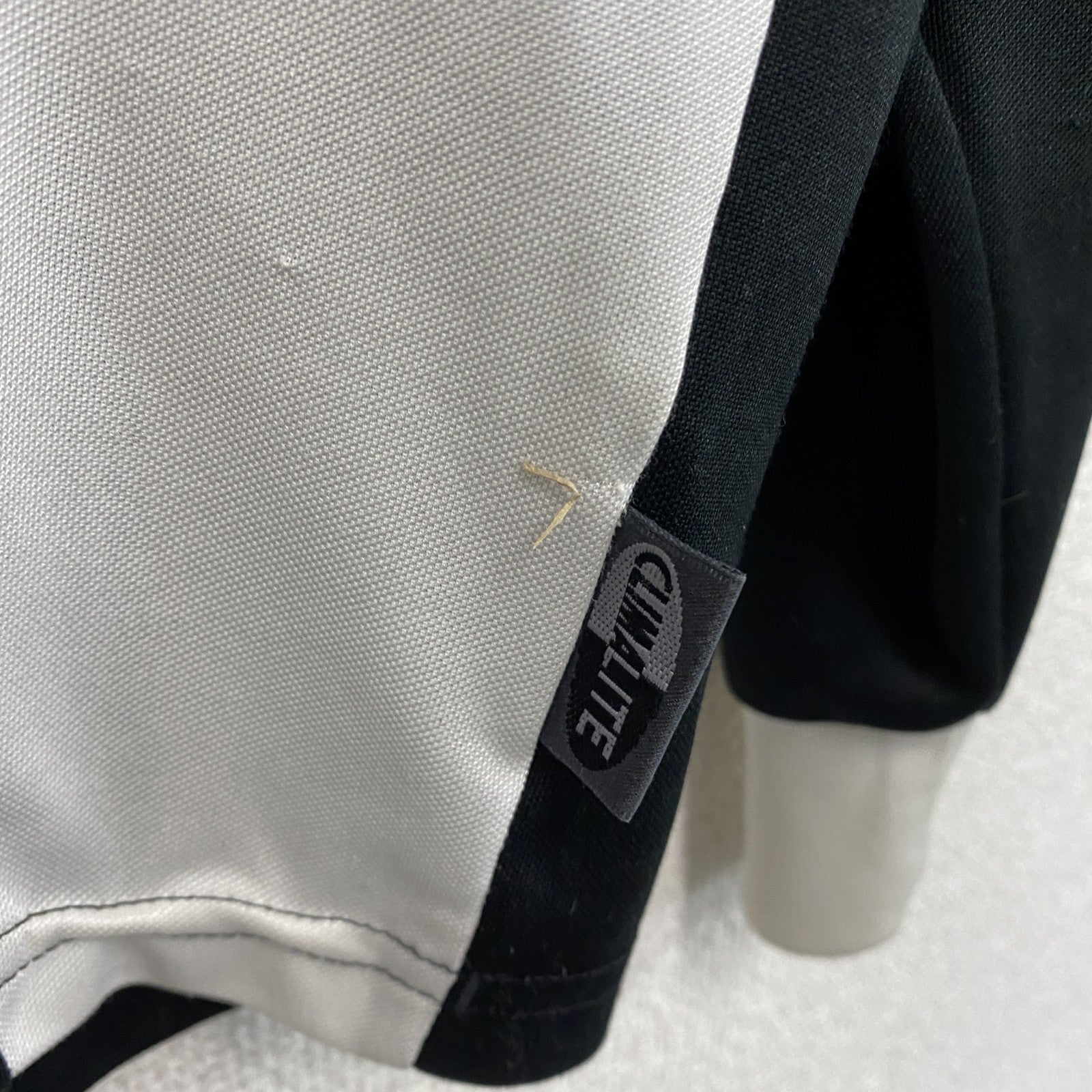 adidas　アディダス　長袖Tシャツ　ロンT　黒　ブラック　Mサイズ
