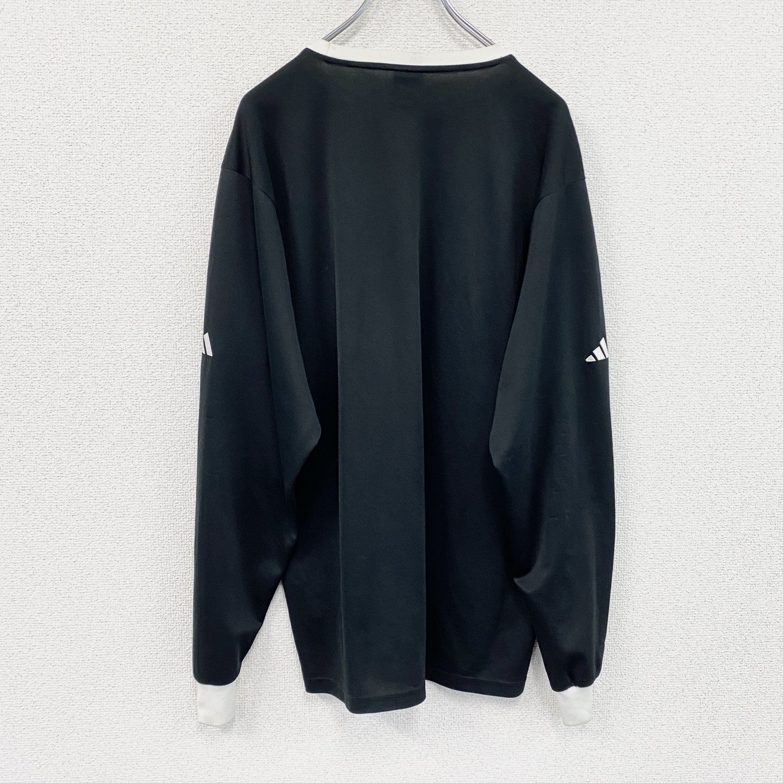 adidas　アディダス　長袖Tシャツ　ロンT　黒　ブラック　Mサイズ