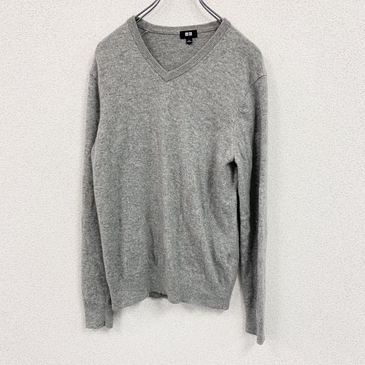 UNIQLO　ユニクロ　Vネックカシミヤニットセーター　灰色　グレー　Lサイズ