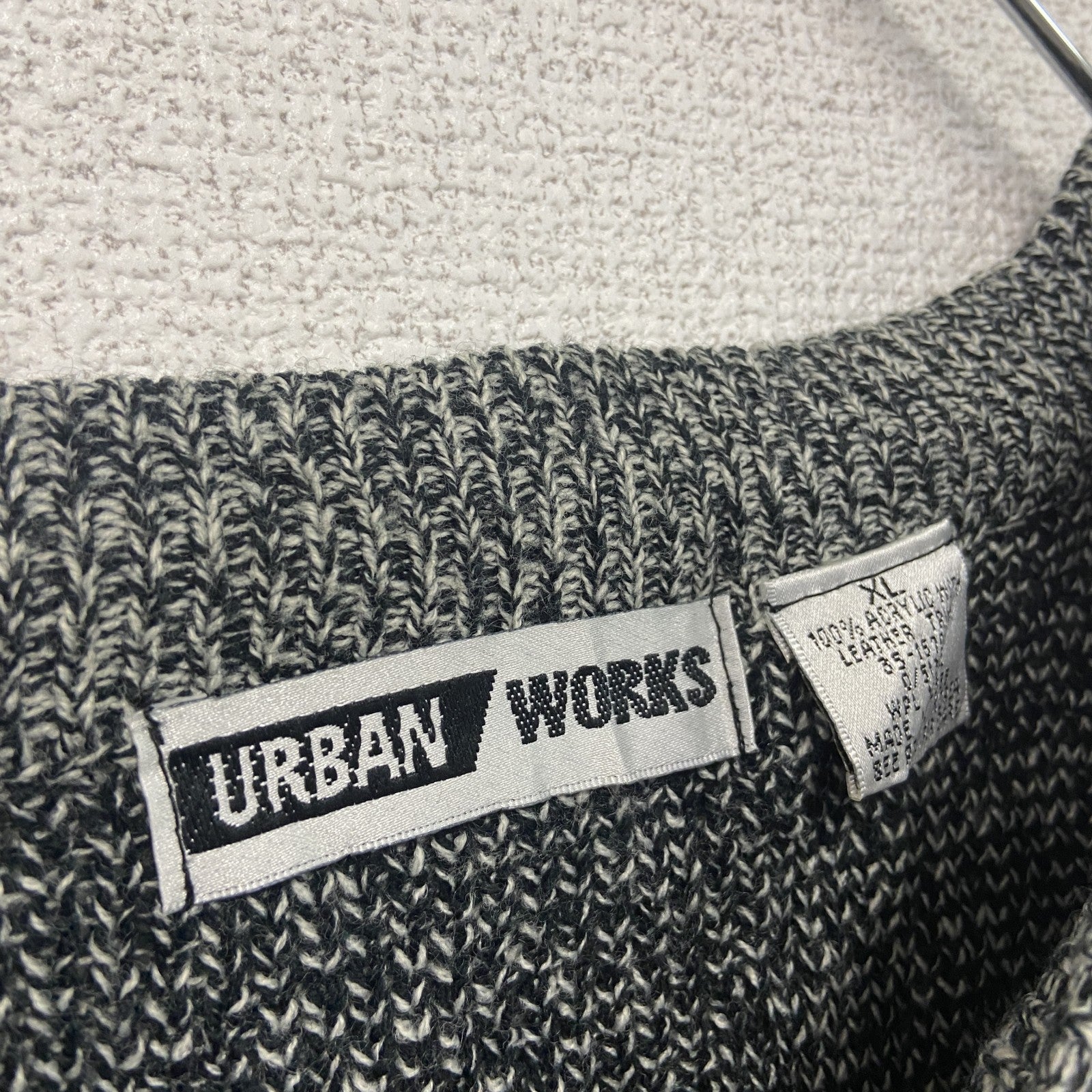 90s　URBAN WORKS　アクリルニットセーター　Vネック　総柄　ヴィンテージ　灰色　グレー　XLサイズ