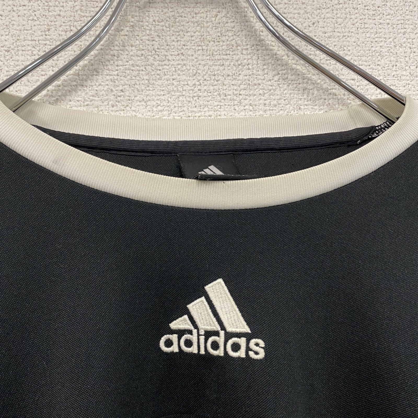adidas　アディダス　長袖Tシャツ　ロンT　黒　ブラック　Mサイズ