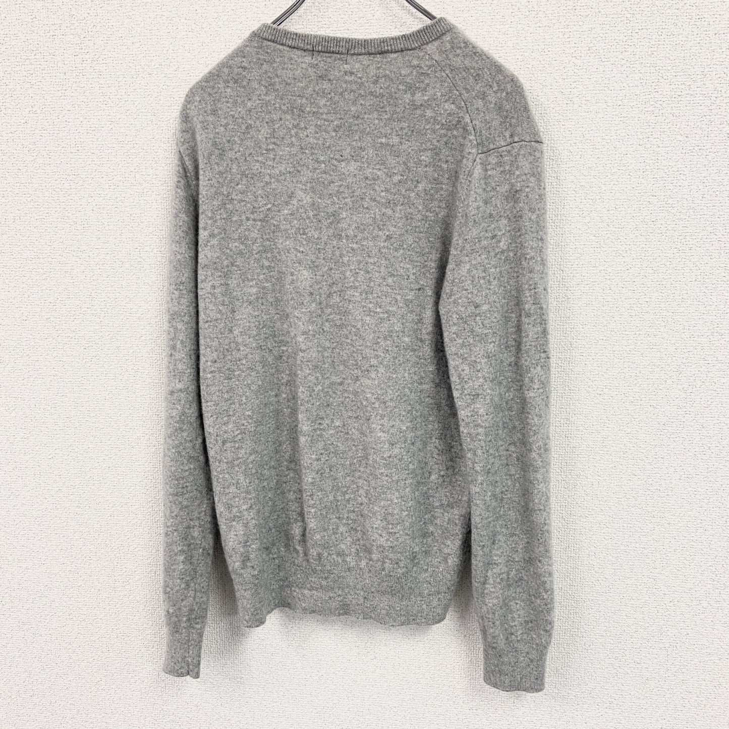 UNIQLO　ユニクロ　Vネックカシミヤニットセーター　灰色　グレー　Lサイズ