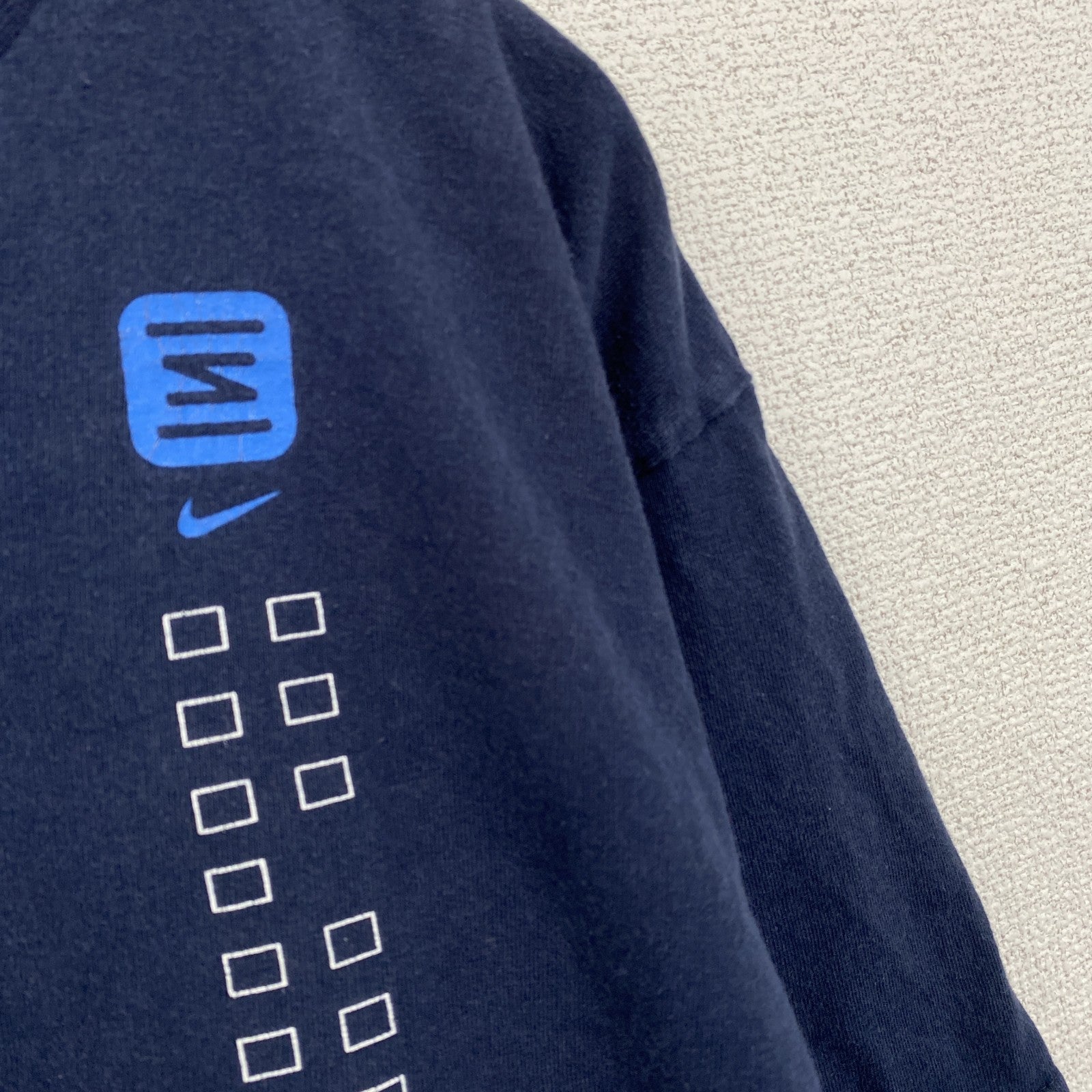 古着 used　00s　NIKE　ナイキ　SHOX　ショックス　半袖プリントＴシャツ　両面プリント　紺　ネイビー　Mサイズ