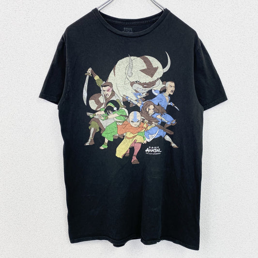 古着 used　AVATAR　アバター　伝説の少年アン　半袖アニメプリントＴシャツ　キャラクターデザイン　黒　ブラック　Mサイズ