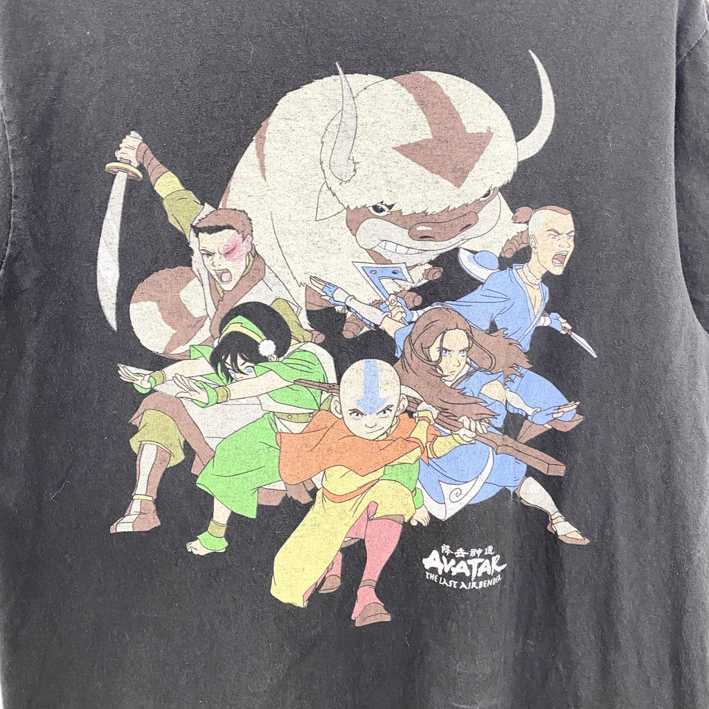 古着 used　AVATAR　アバター　伝説の少年アン　半袖アニメプリントＴシャツ　キャラクターデザイン　黒　ブラック　Mサイズ