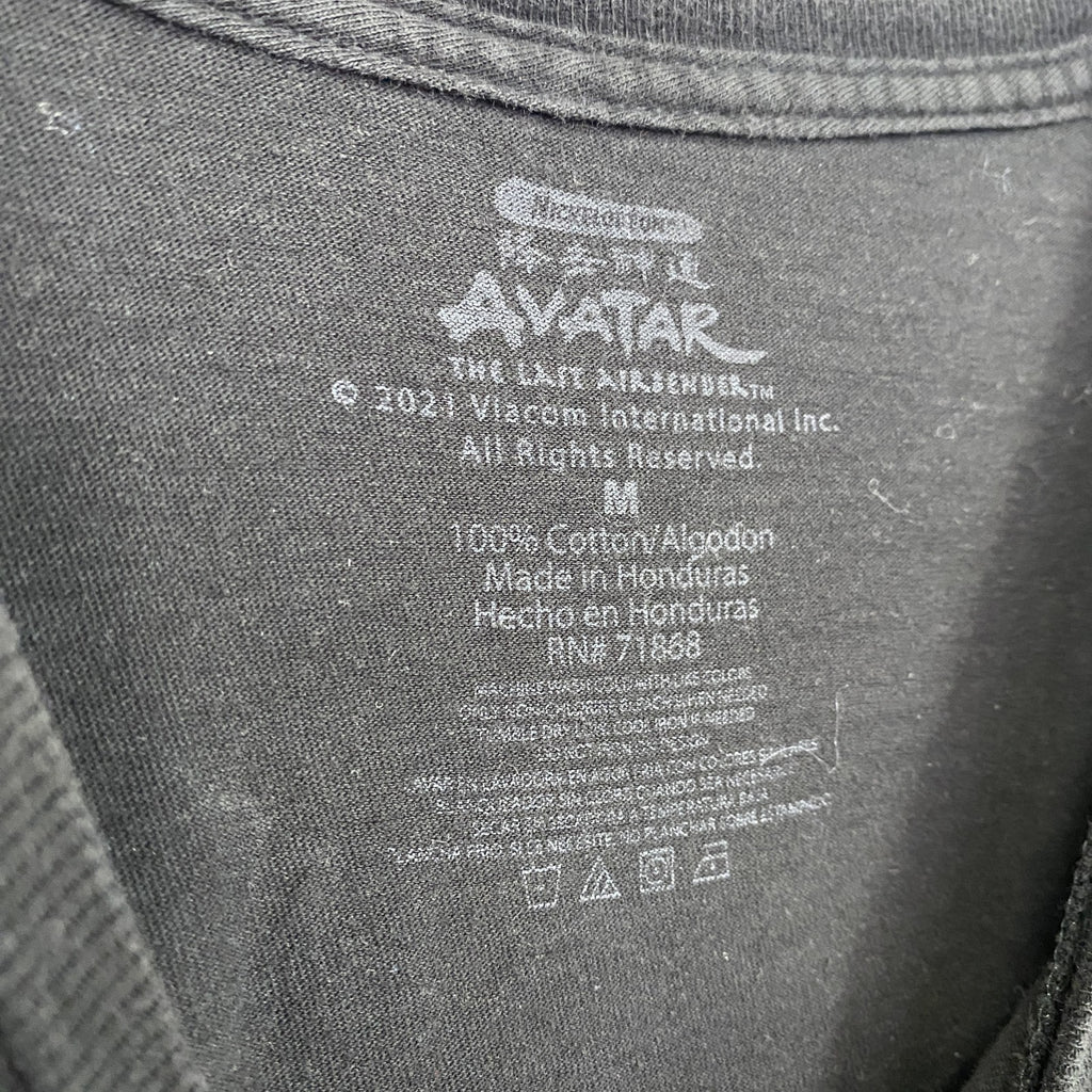 古着 used　AVATAR　アバター　伝説の少年アン　半袖アニメプリントＴシャツ　キャラクターデザイン　黒　ブラック　Mサイズ