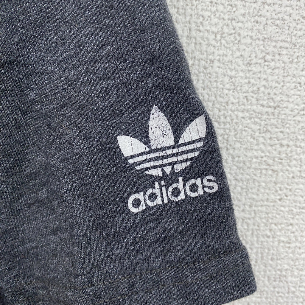 古着 used　adidas　アディダス　半袖プリントTシャツ　サンアントニオスパーズ　バスケ　ダークグレー　Sサイズ
