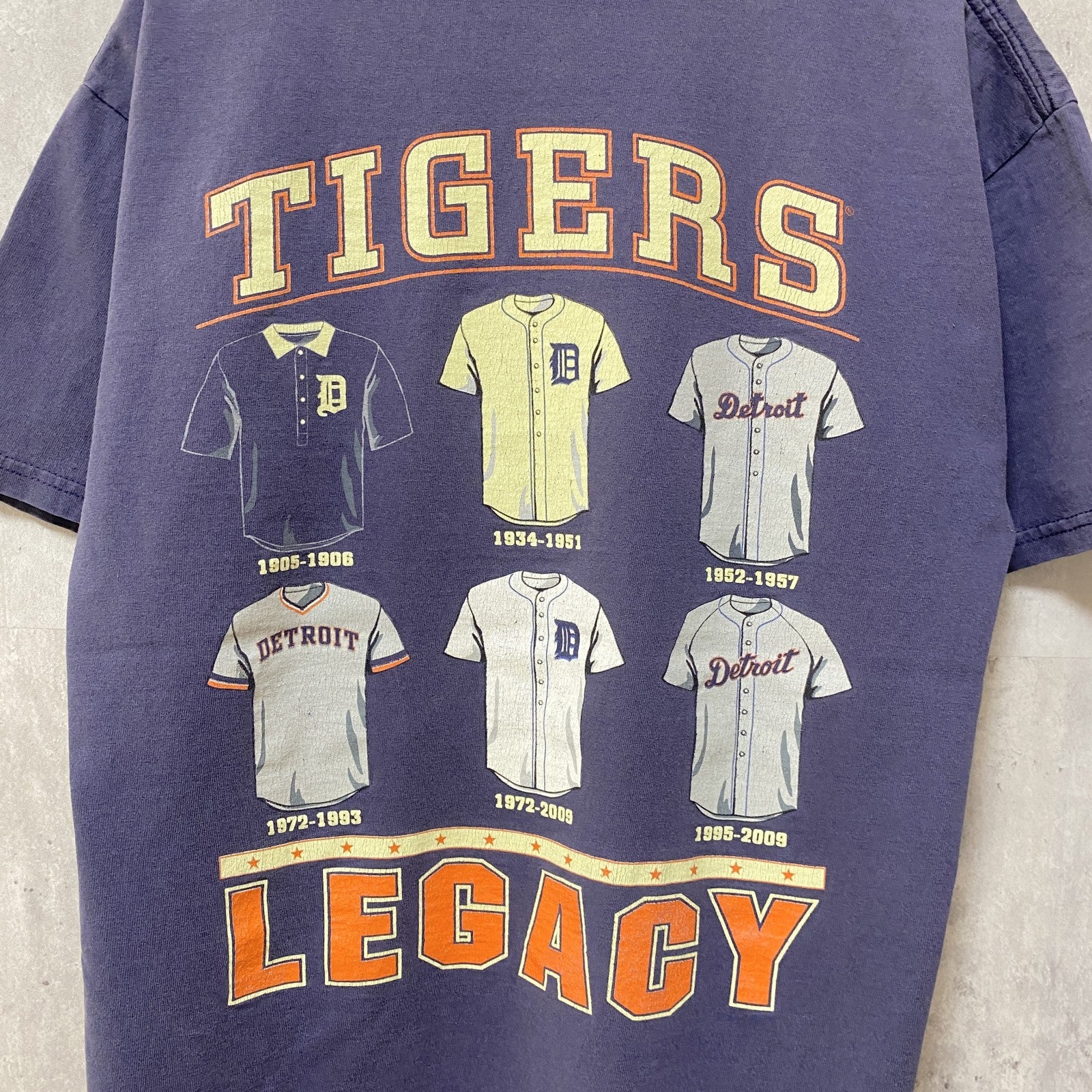 古着 used　DETROITTIGERS　デトロイトタイガース　半袖ベースボールバックプリントTシャツ　MLB　Mサイズ