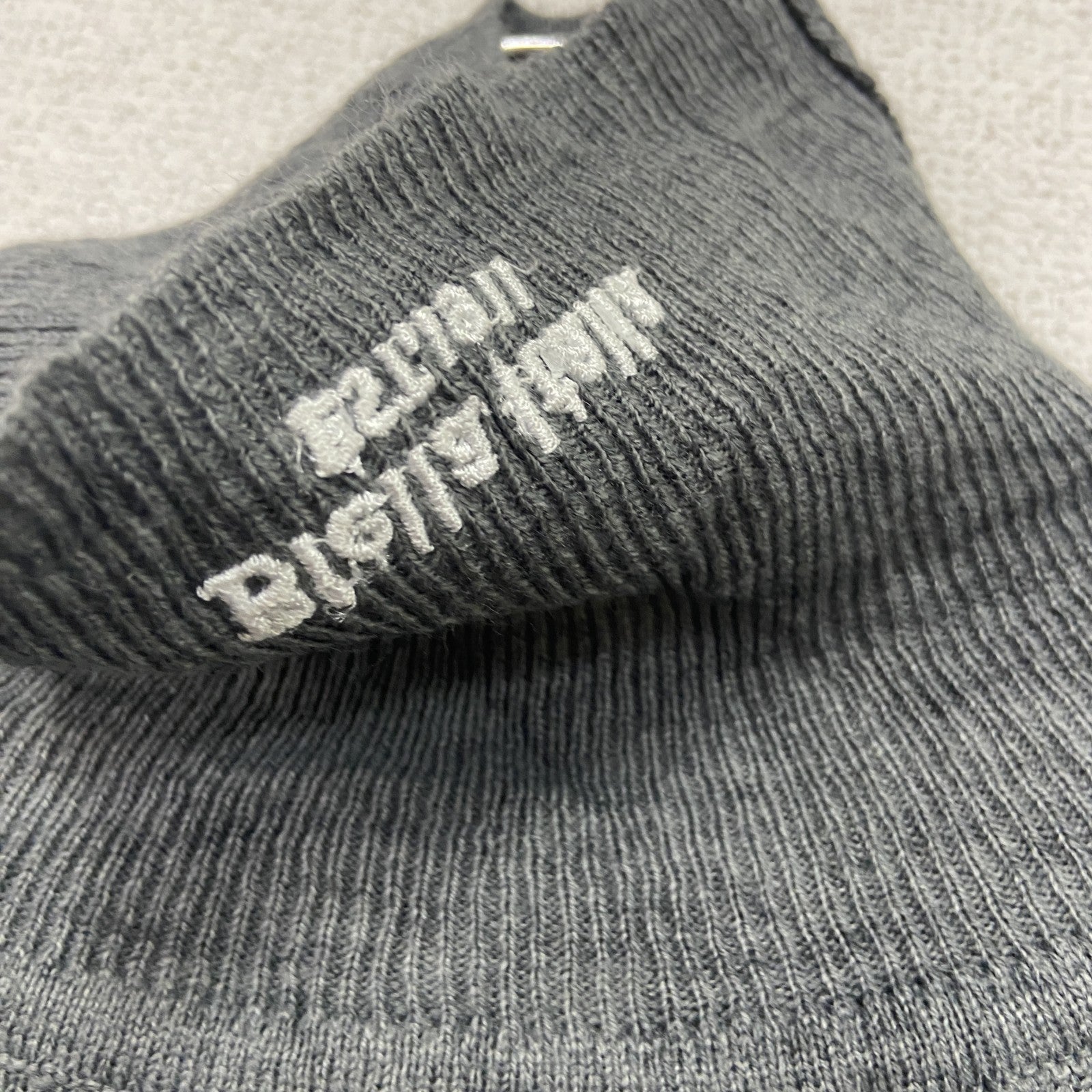 FILA　フィラ　ニットセーター　タートルネック　ハイネック　チェック柄　刺繍ロゴ　スポーツミックス　灰色　グレー