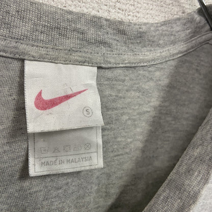 NIKE　ナイキ　半袖プリントTシャツ　Vネック　灰色　グレー　Sサイズ