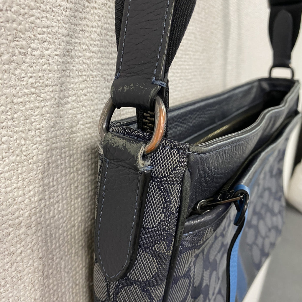 COACH　コーチ　C5291　トンプソンクロスボディショルダーバッグ　シグネチャー　紺　ネイビー