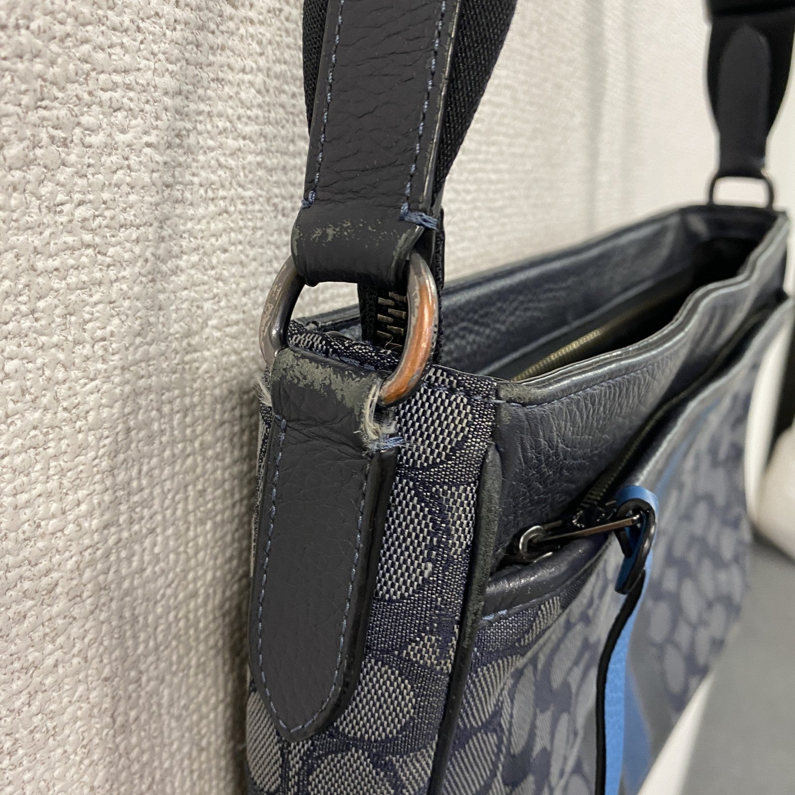 COACH　コーチ　C5291　トンプソンクロスボディショルダーバッグ　シグネチャー　紺　ネイビー