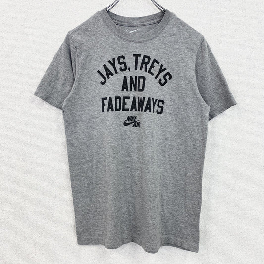 古着 used　NIKE　ナイキ　半袖英語ロゴプリントＴシャツ　クルーネック　グレー　カジュアルデザイン　Lサイズ