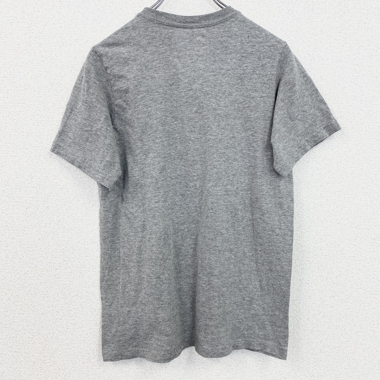 古着 used　NIKE　ナイキ　半袖英語ロゴプリントＴシャツ　クルーネック　グレー　カジュアルデザイン　Lサイズ