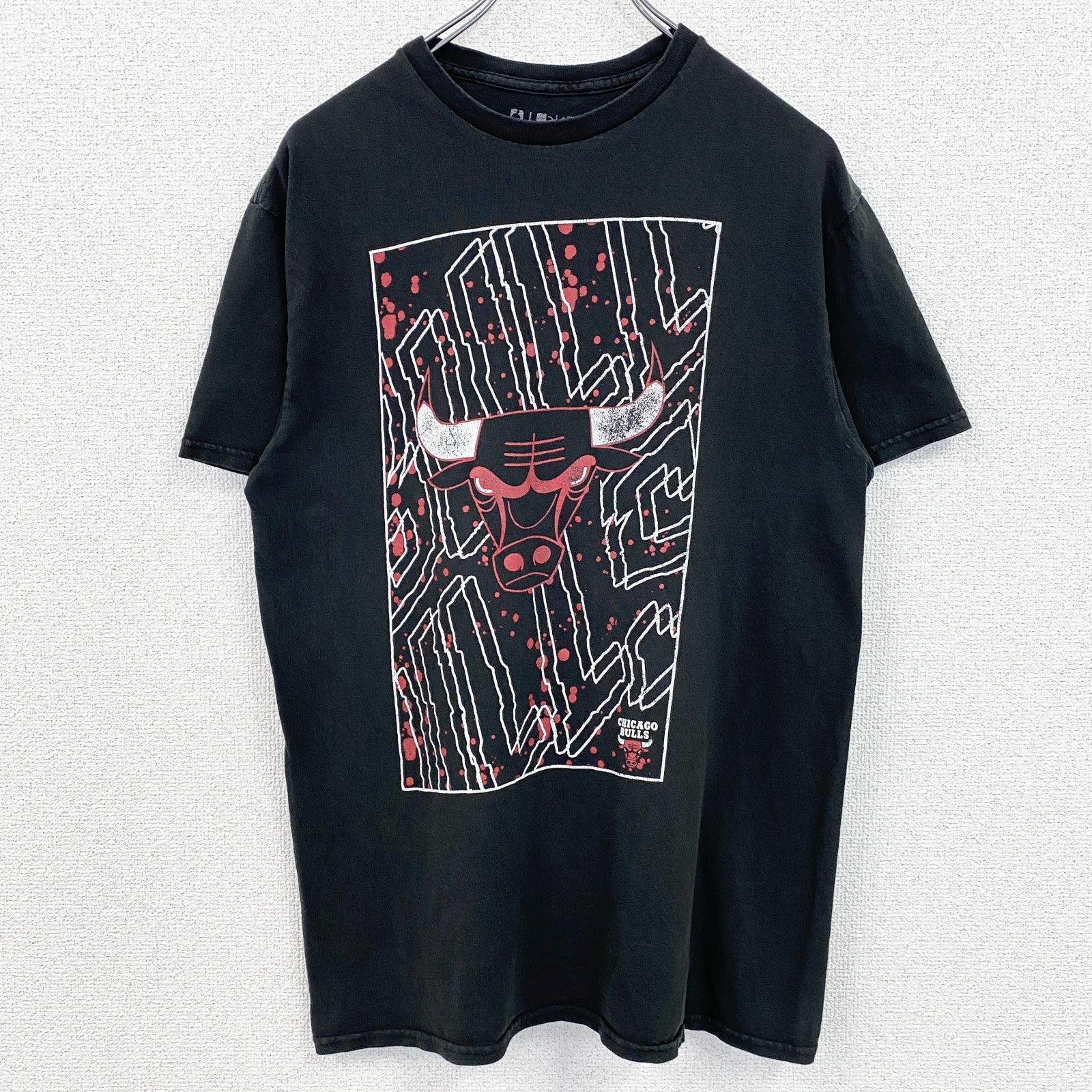 古着 used　NBA　半袖プリントＴシャツ　シカゴブルズ　バスケットボール　クルーネック　黒　ブラック　Mサイズ