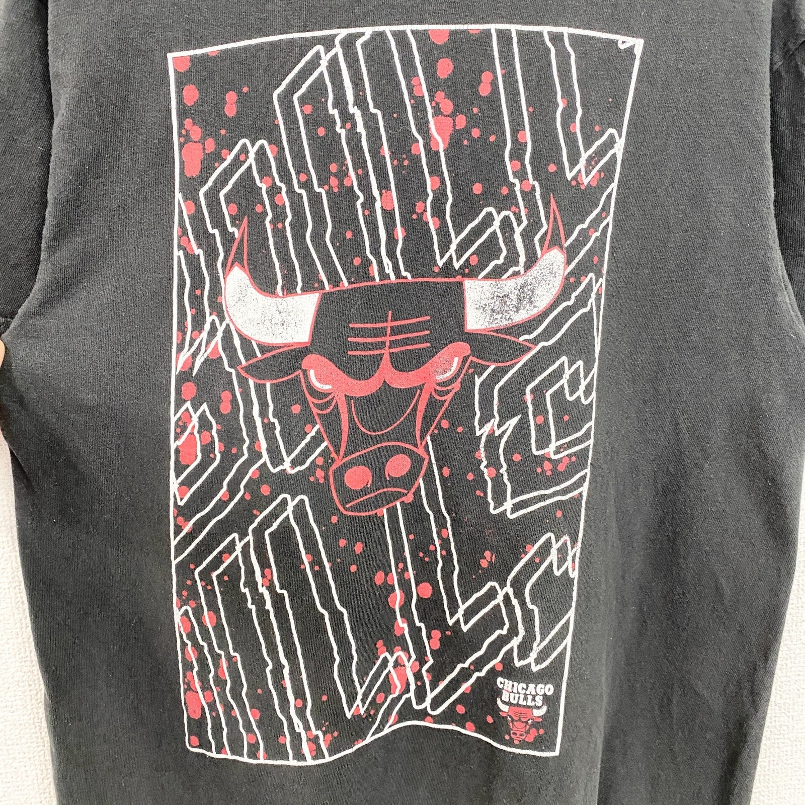 古着 used　NBA　半袖プリントＴシャツ　シカゴブルズ　バスケットボール　クルーネック　黒　ブラック　Mサイズ
