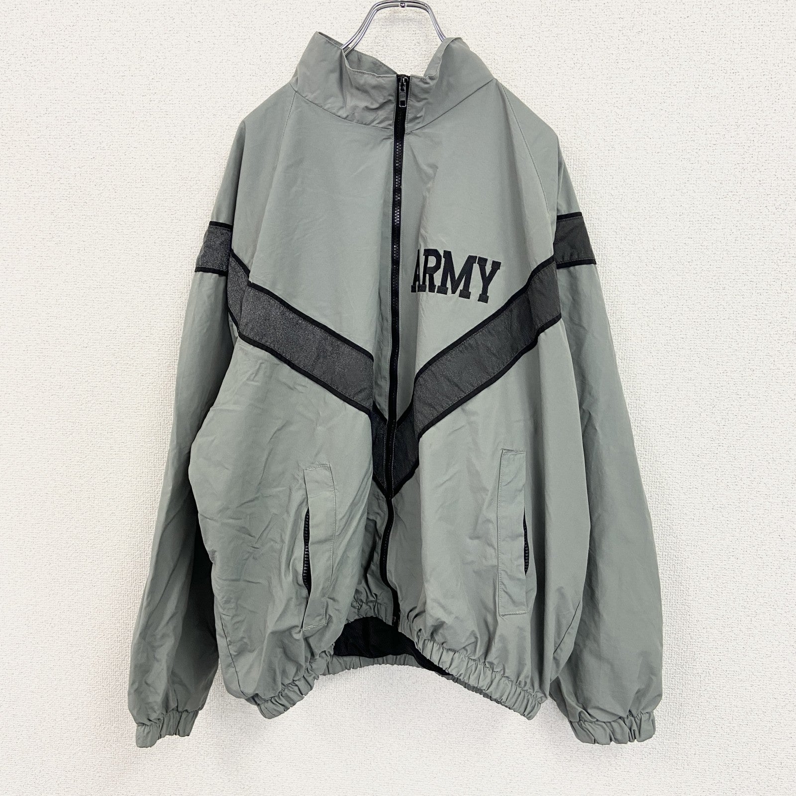 00s　U.S.ARMY　IPFU　トレーニングジャケット　ナイロンジャケット　ミリタリー　米軍　ヴィンテージ　カーキ　Lサイズ