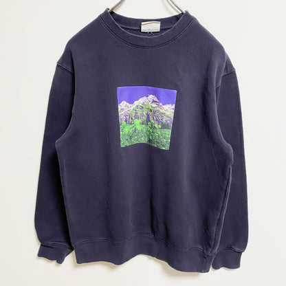 古着 used　H&M エイチアンドエム　長袖クルーネックスウェット　トレーナー　バックプリント　山　ネイビー　紺
