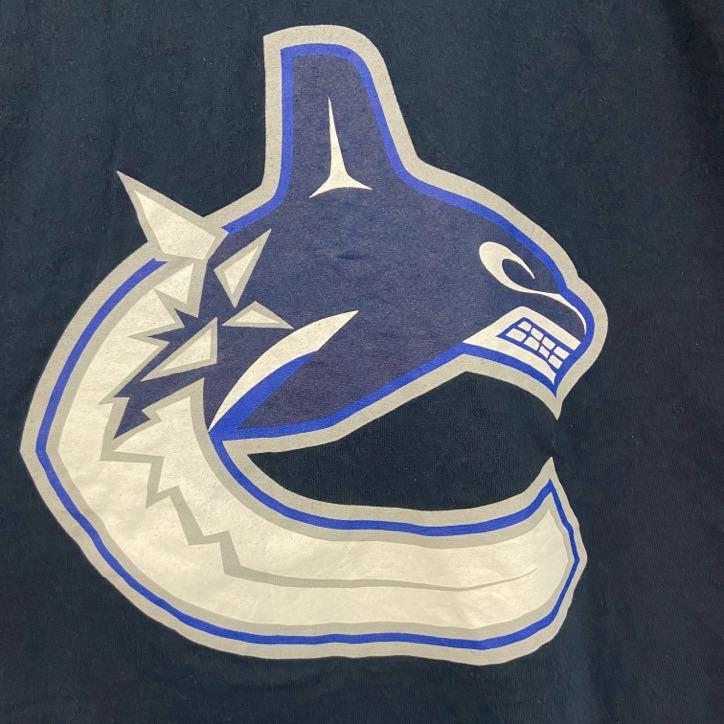 古着 used　NHL　半袖プリントTシャツ　バンクーバーカナックス　クルーネック　紺　ネイビー　XLサイズ