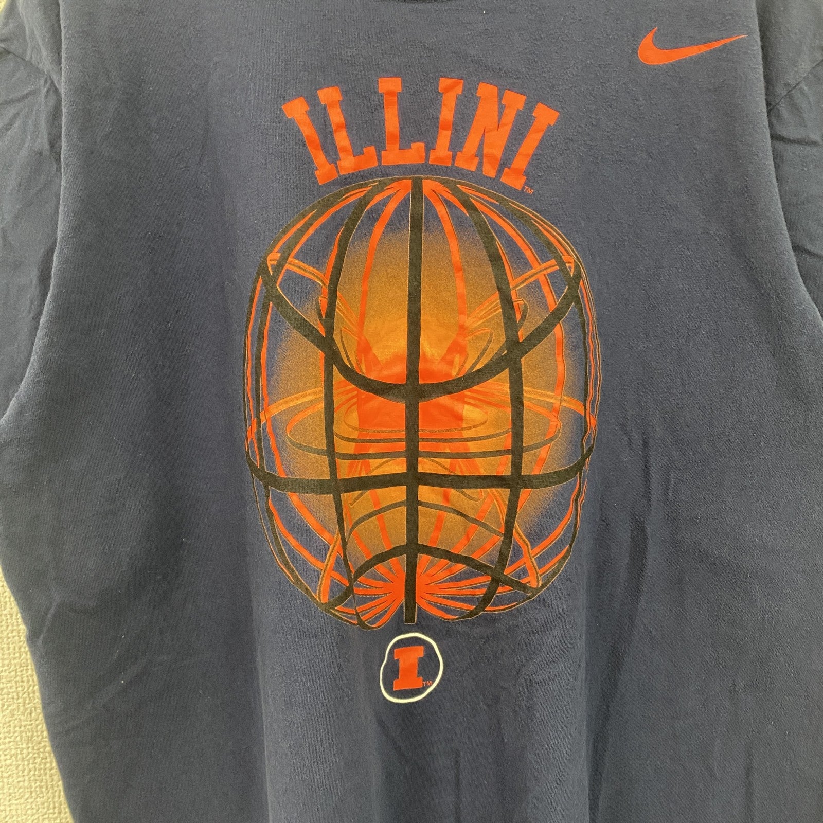 古着 used　NIKE　ナイキ　半袖プリントクルーネックTシャツ　ILLINI　ネイビー　カジュアルデザイン　Lサイズ