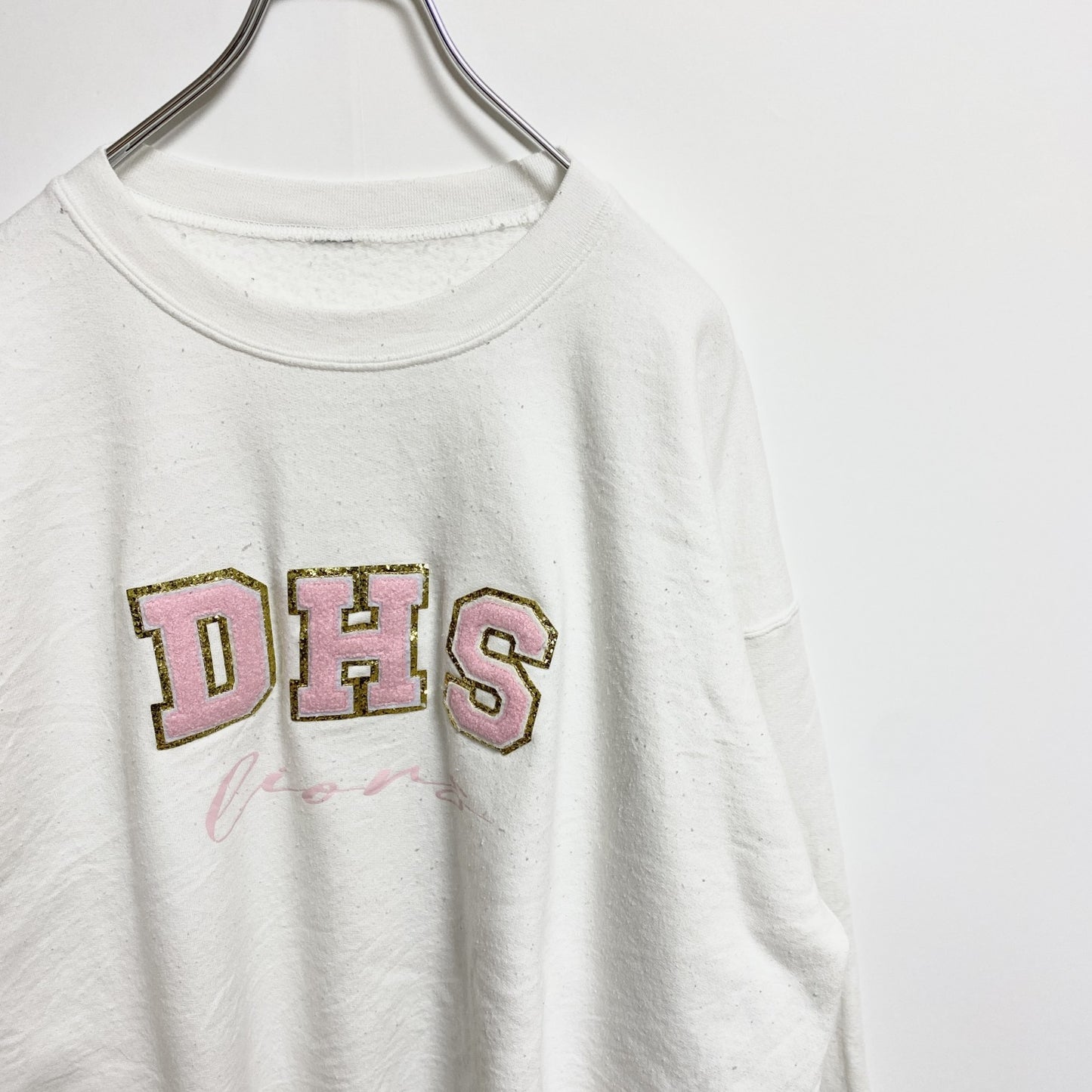 古着 used　DHS　長袖ワッペンスウェット　トレーナー　白　ホワイト　クルーネック　レトロデザイン　秋冬服　ビッグシルエット