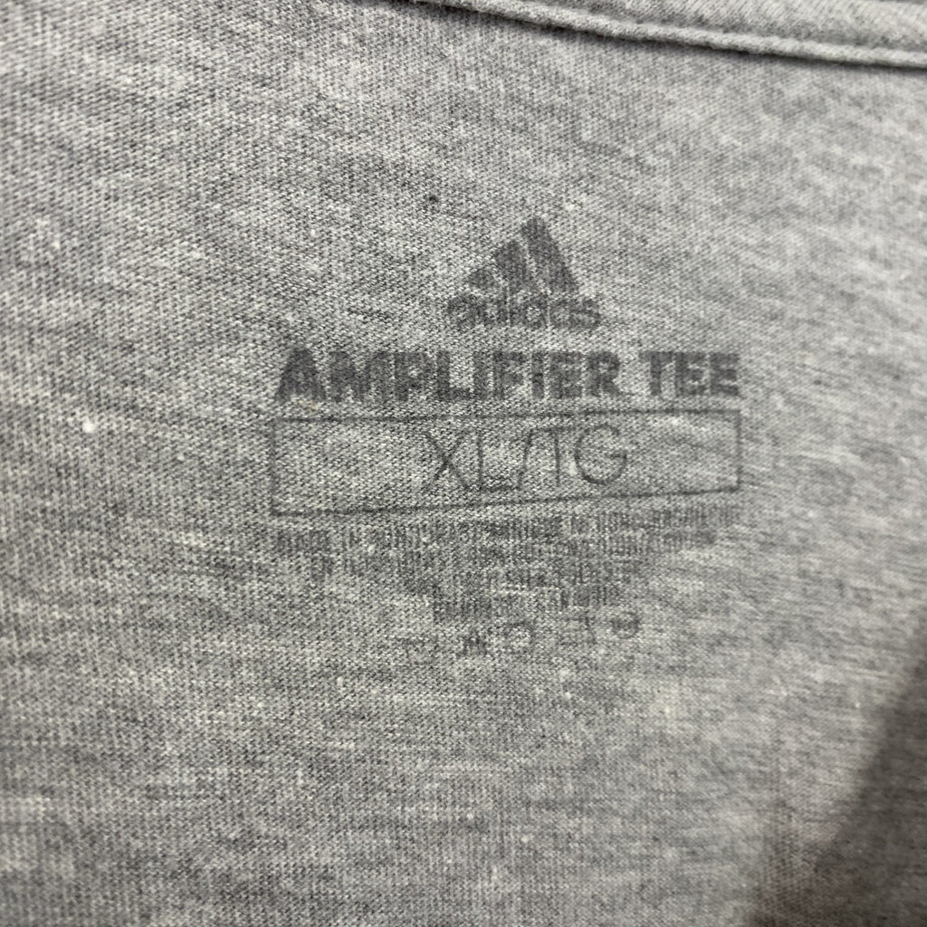 古着 used　adidas　アディダス　長袖プリントデザインＴシャツ　クルーネックロンT　グレー　XLサイズ