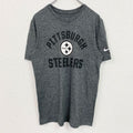 古着 used　NIKE　ナイキ　NFL　半袖プリントデザインＴシャツ　ピッツバーグスティーラーズ　クルーネック　グレー　Mサイズ