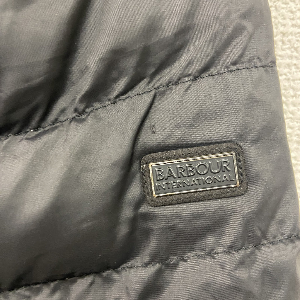 Barbour　バブアー　INTERNATIONAL　インターナショナル　フルジップ中綿ジャケット　黒　ブラック　Lサイズ
