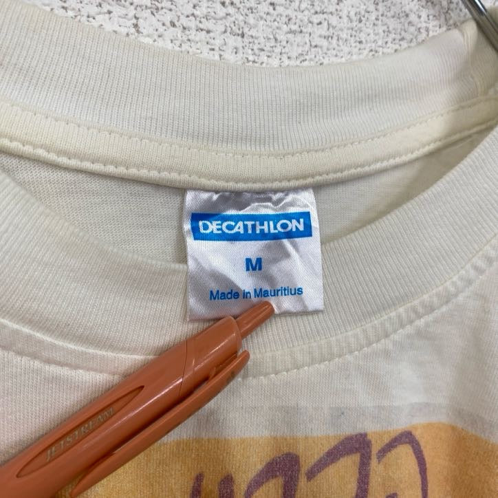 古着 used　DECATHLON　半袖アニマルイラストプリントTシャツ　猫　cat　クルーネック　白　ホワイト　Mサイズ