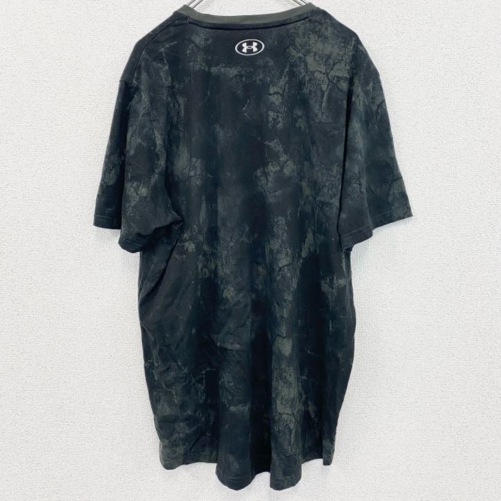 古着 used　アンダーアーマー　半袖プリントTシャツ　バッファロー　ワンポイント　ダークグリーン　総柄　2XLサイズ