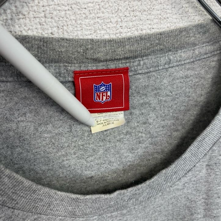 古着 used　NFL　長袖プリントTシャツ　イーグルス　フットボール　スポーツ　灰色　ライトグレー　XLサイズ