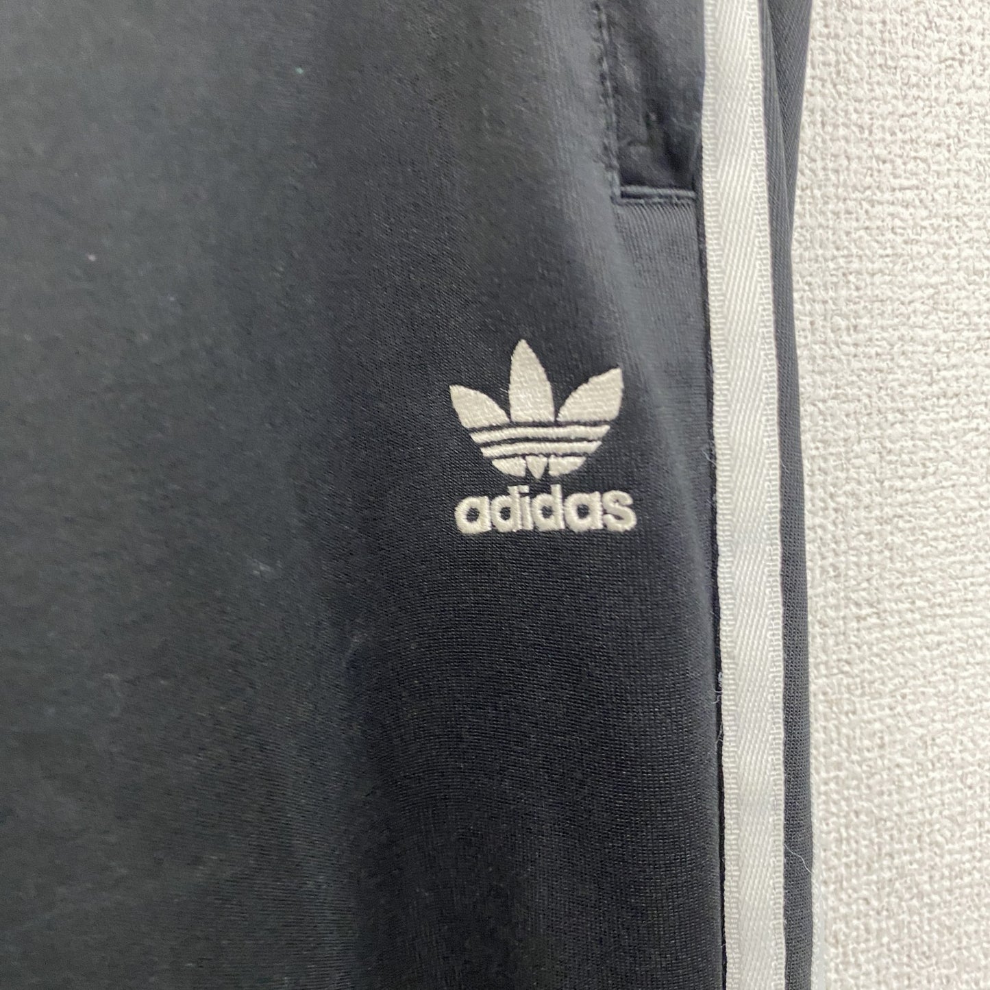 adidas　アディダス　トラックパンツ/ジャージパンツ　トレフォイルロゴ　黒　ブラック