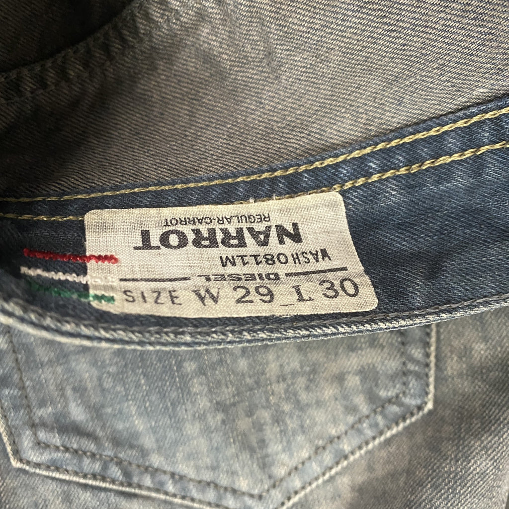 DIESEL　ディーゼル　NARROT　ナロット　0811M　デニムパンツ/ジーンズ　ボタンフライ　インディゴ　W29サイズ