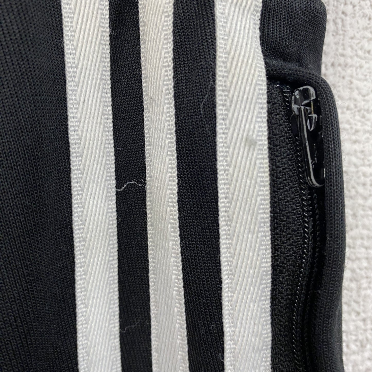 adidas　アディダス　トラックパンツ/ジャージパンツ　トレフォイルロゴ　黒　ブラック