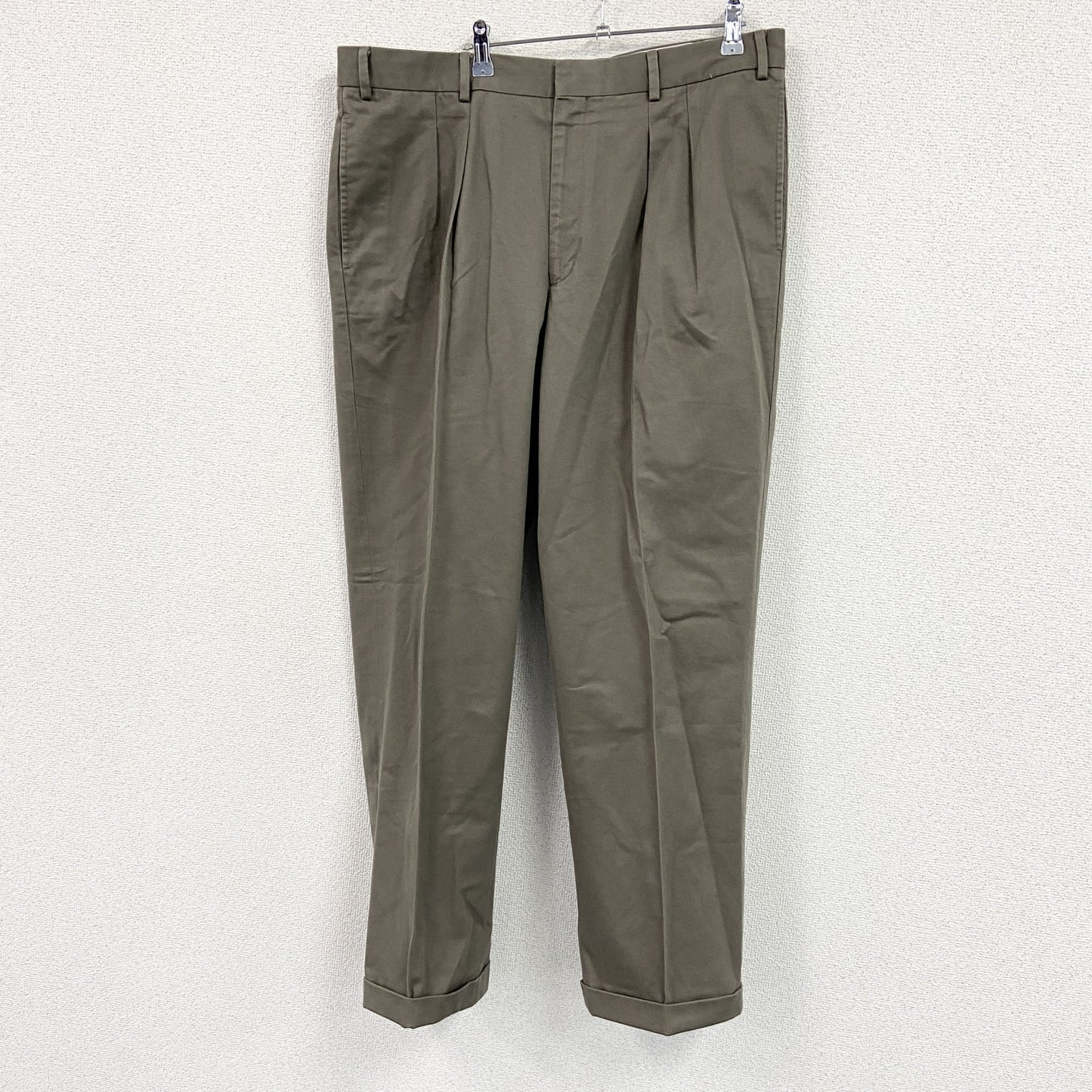 チノパンツ　ジップフライ　ツータック　茶色　ブラウン