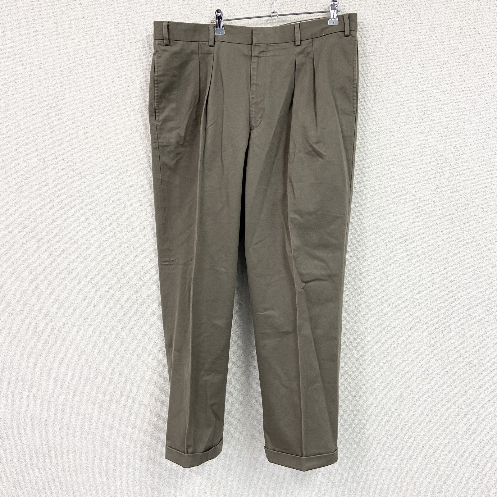 チノパンツ　ジップフライ　ツータック　茶色　ブラウン