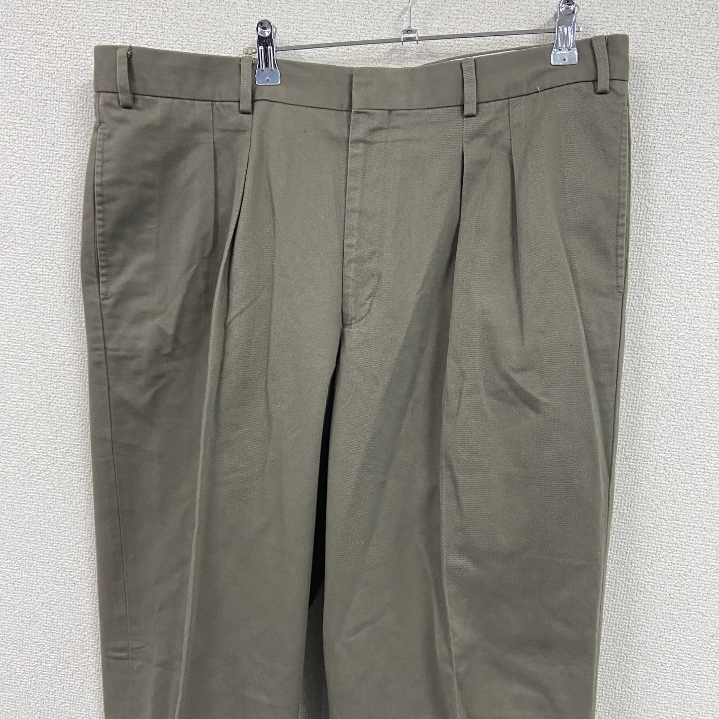 チノパンツ　ジップフライ　ツータック　茶色　ブラウン