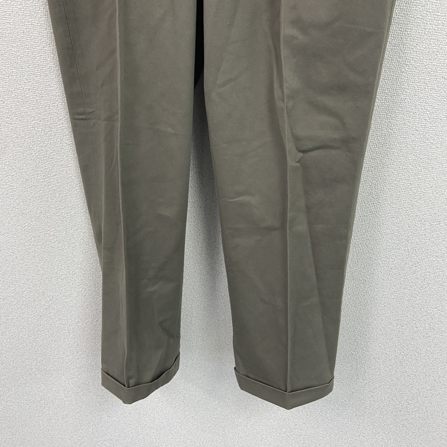チノパンツ　ジップフライ　ツータック　茶色　ブラウン