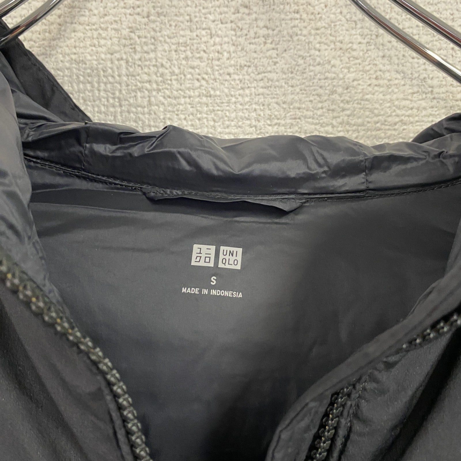 UNIQLO　ユニクロ　シームレスダウンパーカ　ダウン90%　黒　ブラック　Sサイズ