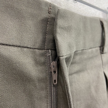 チノパンツ　ジップフライ　ツータック　茶色　ブラウン