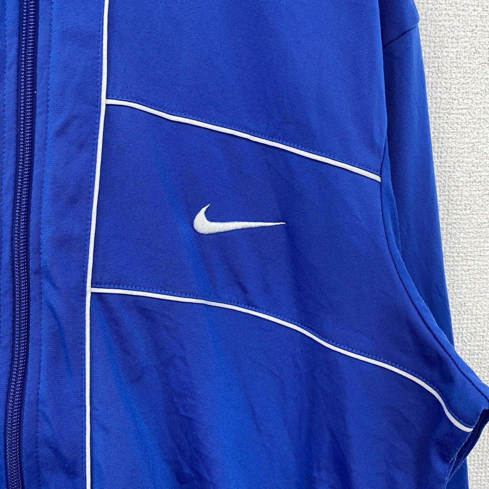 古着 used　NIKE ナイキ　トラックジャケット　フルジップ　カジュアルデザイン　スウッシュロゴ　ワンポイント　青　Mサイズ