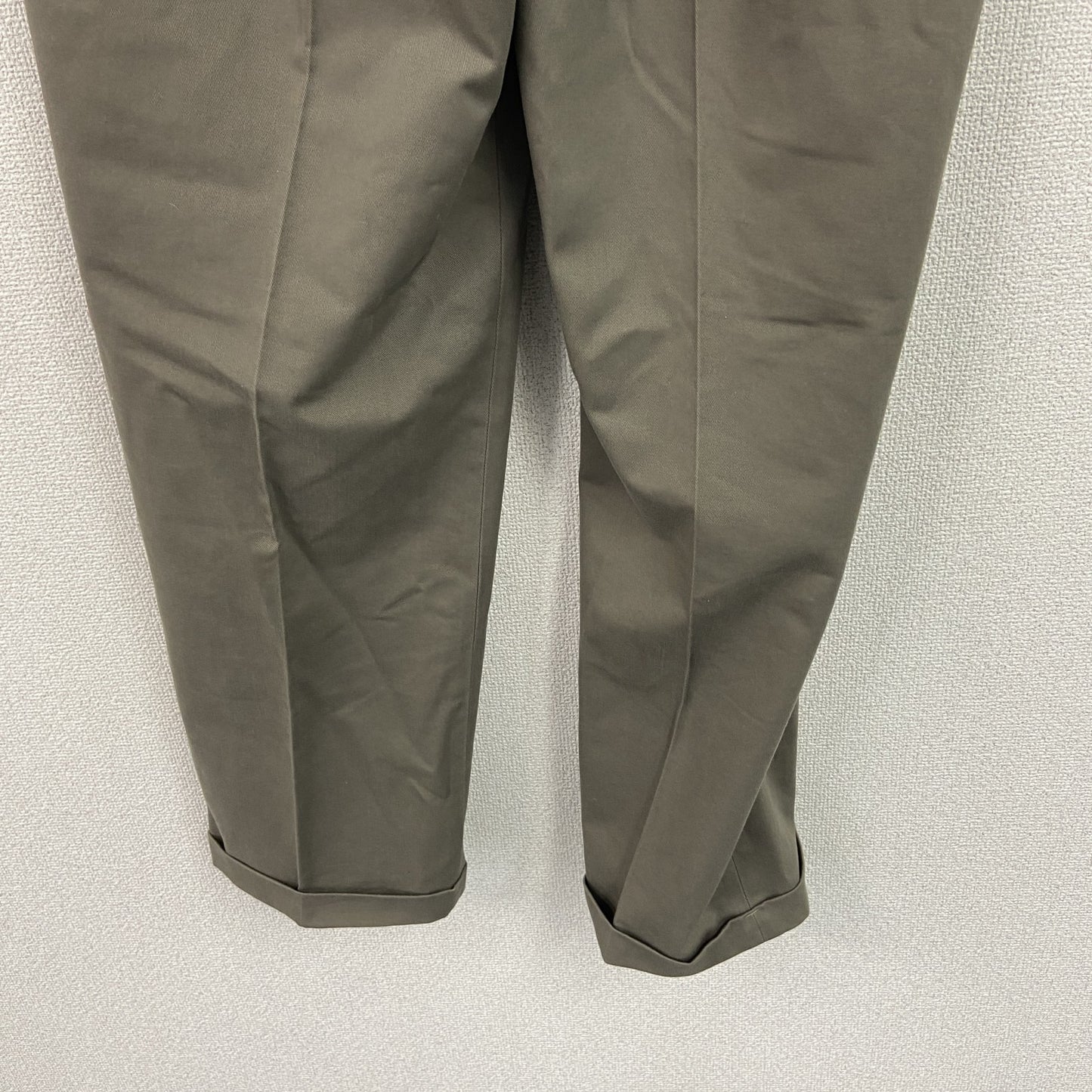チノパンツ　ジップフライ　ツータック　茶色　ブラウン