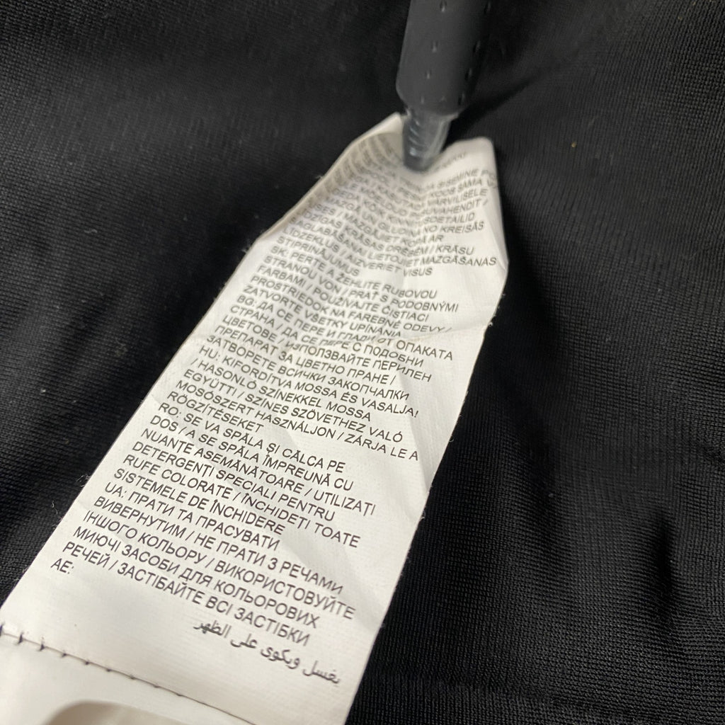 古着 used　PUMA プーマ　トラックジャケット　フルジップ　カジュアルデザイン　オリジナルロゴ　ワンポイント　黒　XLサイズ