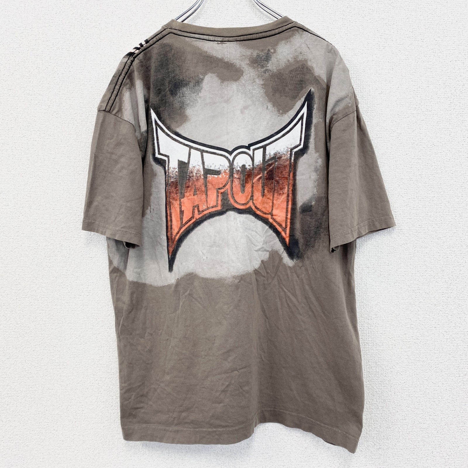 古着 used　TAPOUT タップアウト　半袖プリントTシャツ　カジュアルデザイン　コブラ　茶色　クルーネック　XLサイズ